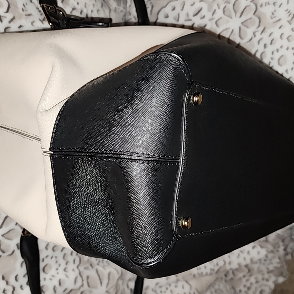 Kate Spade Large tote - Picture 5 of 9